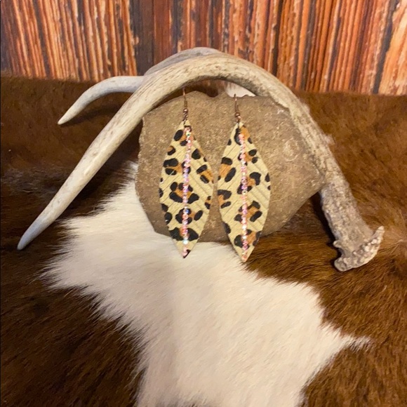 Leopard 🐆 Print Hair on Hide Earrings - Picture 1 of 2